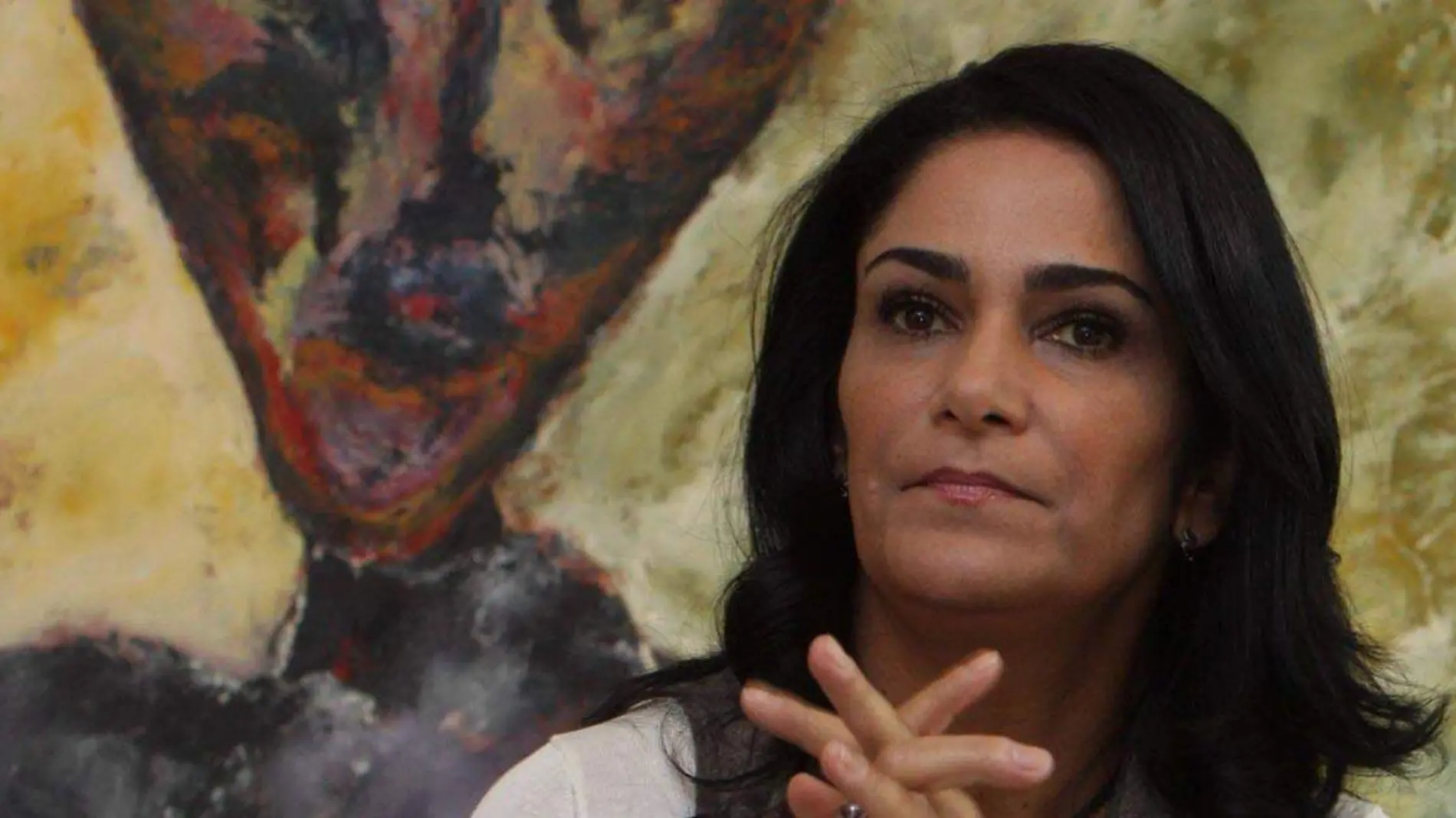 Lydia Cacho indicó mediante su cuenta de Twitter que, si el fiscal general de México persiguiera a los tratantes de niñas en lugar de protegerles